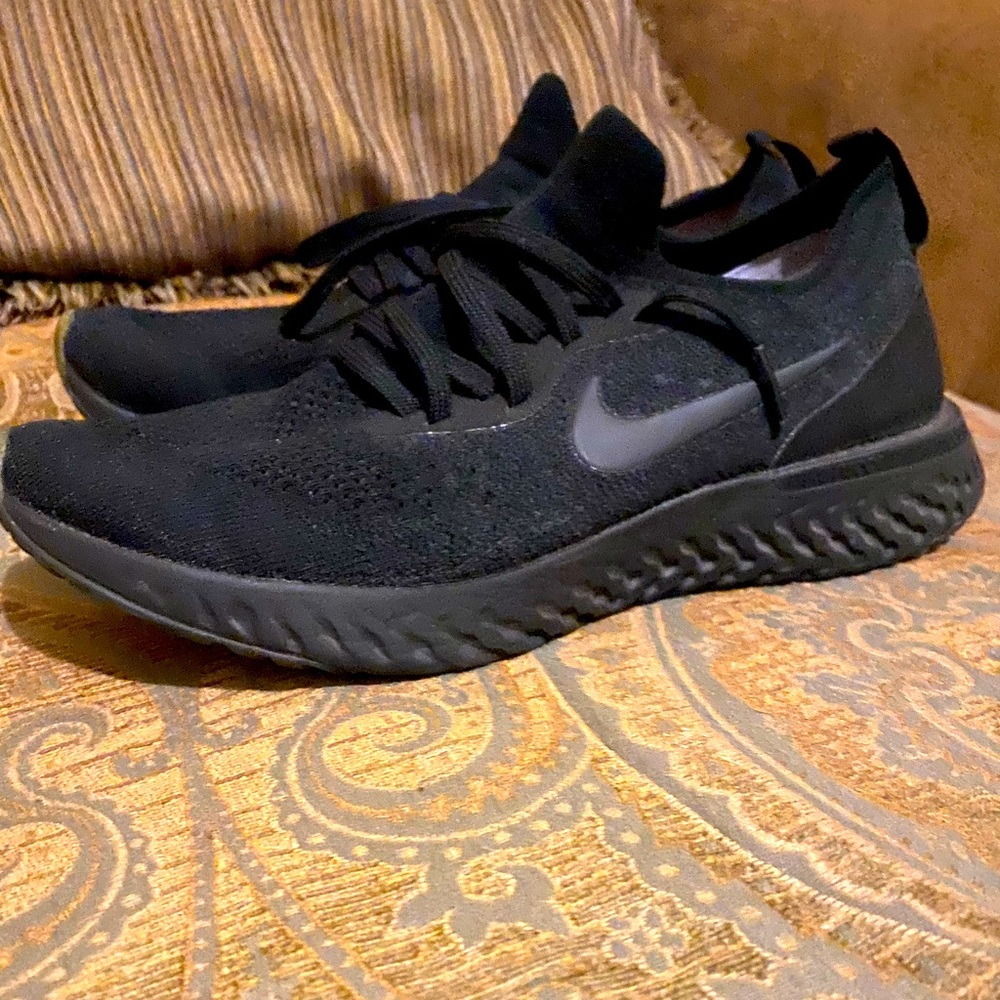 Nike Epic React (Cancer Awareness)